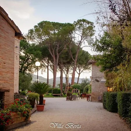 Frühstückspension Restaurant Berta San Severino Marche